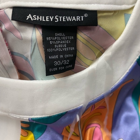 Ashley Stewart Sleeveless Butterfly White Floral Blouse plus Size 30/32
NWT - Picture 3 of 8